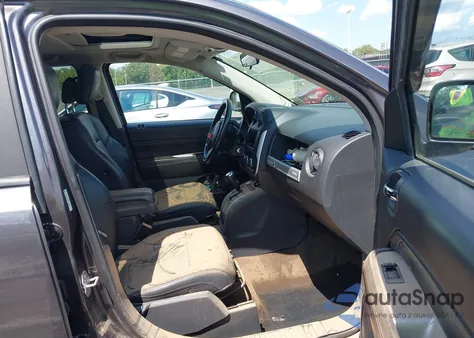 2015 Jeep Compass High Altitude Edition z USA, uszkodzony, nr VIN 1C4NJDEB3FD110000